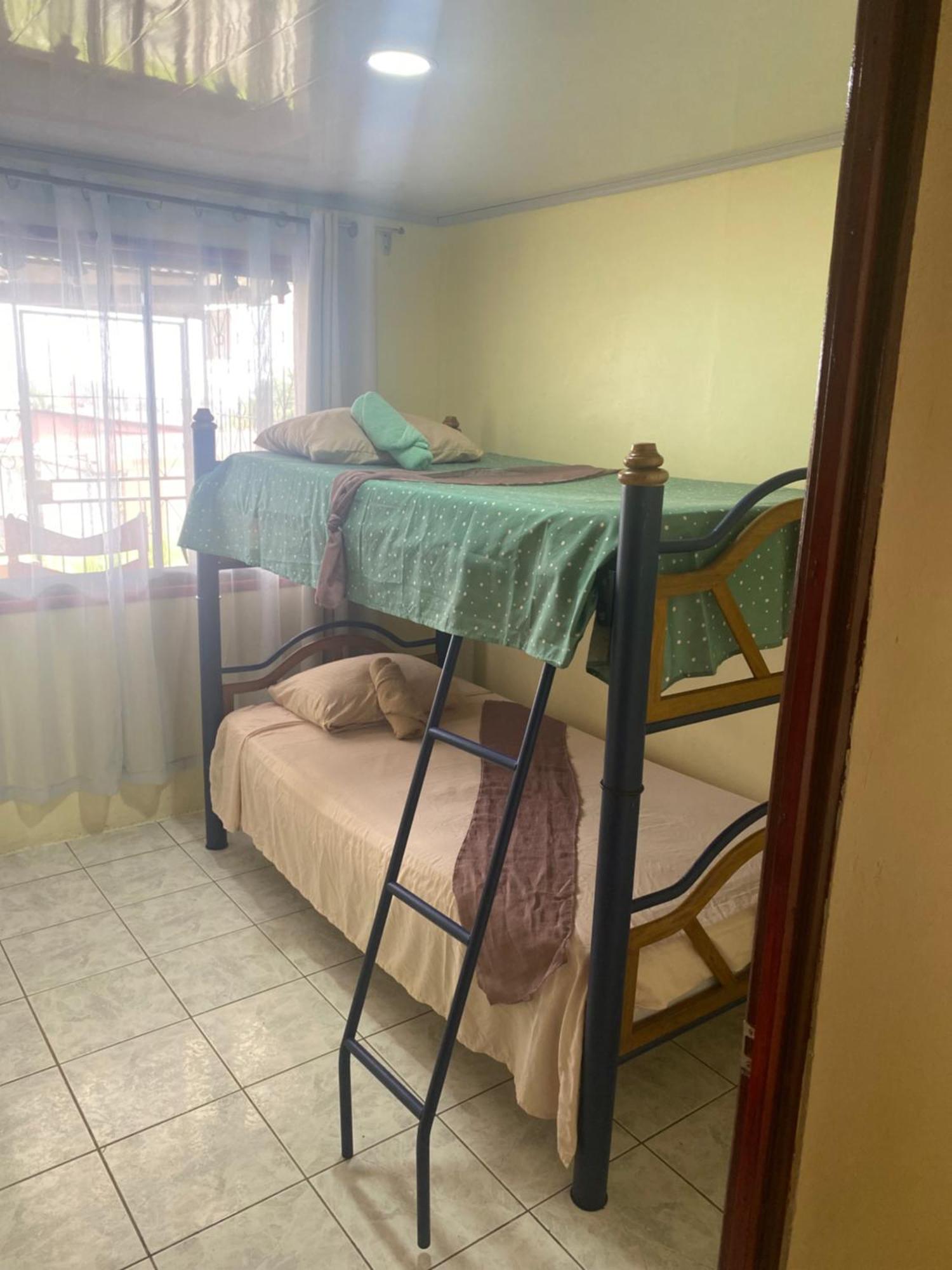 Hostel Casa Marina Puerto Limon Buitenkant foto