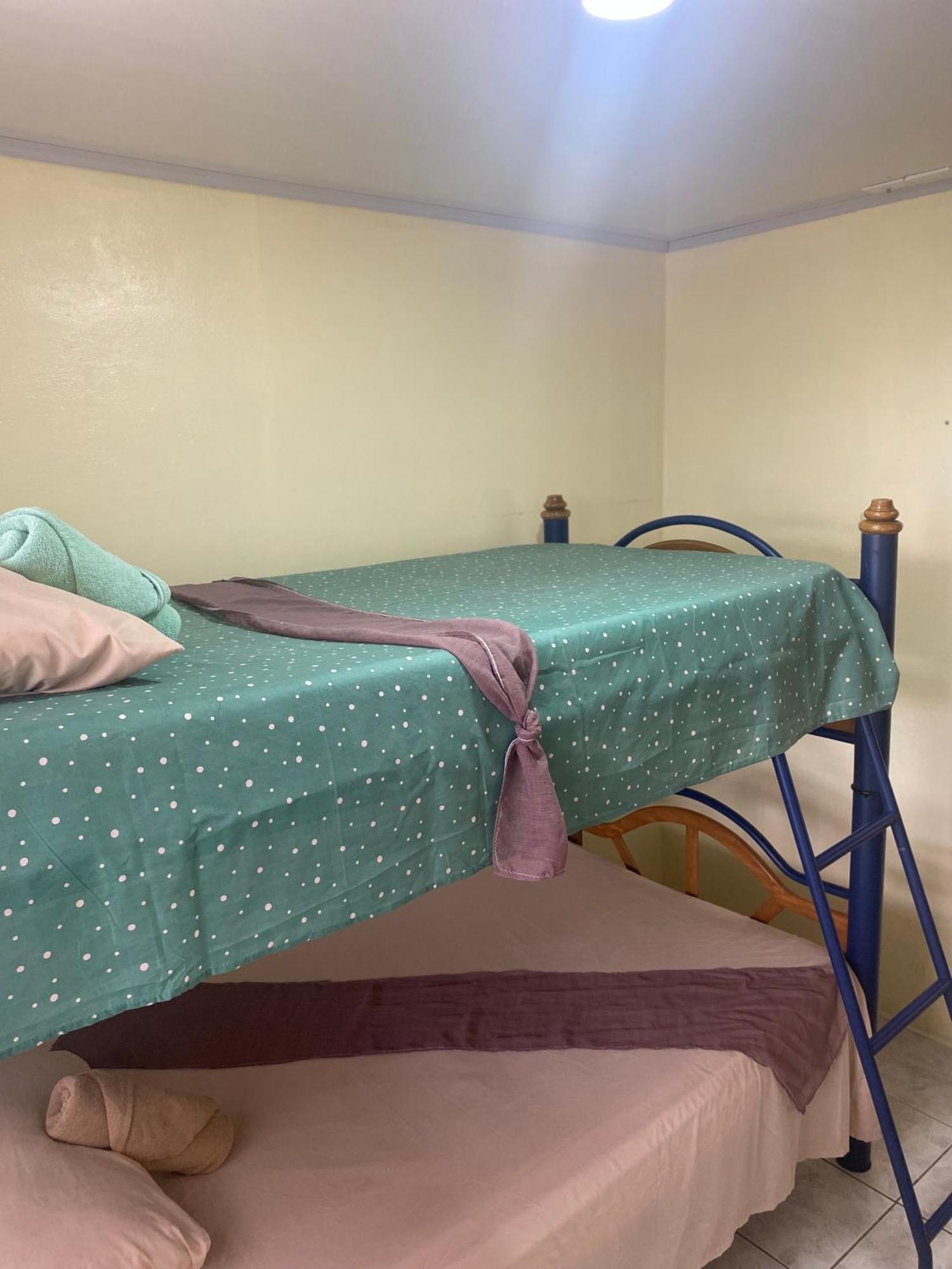 Hostel Casa Marina Puerto Limon Buitenkant foto