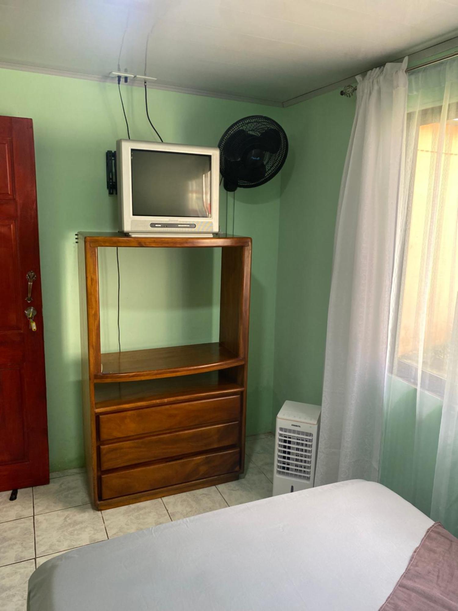 Hostel Casa Marina Puerto Limon Buitenkant foto
